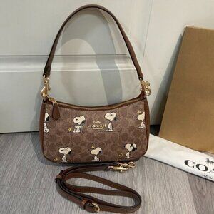 NWT Coach X Peanuts Teri Shoulder Bag In Signature Canvas With Snoopy Prin